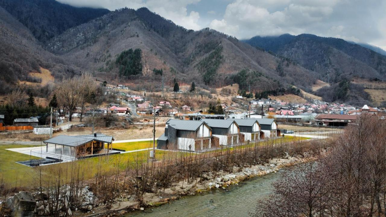 Complex Lunlo Village Brezoi Luaran gambar