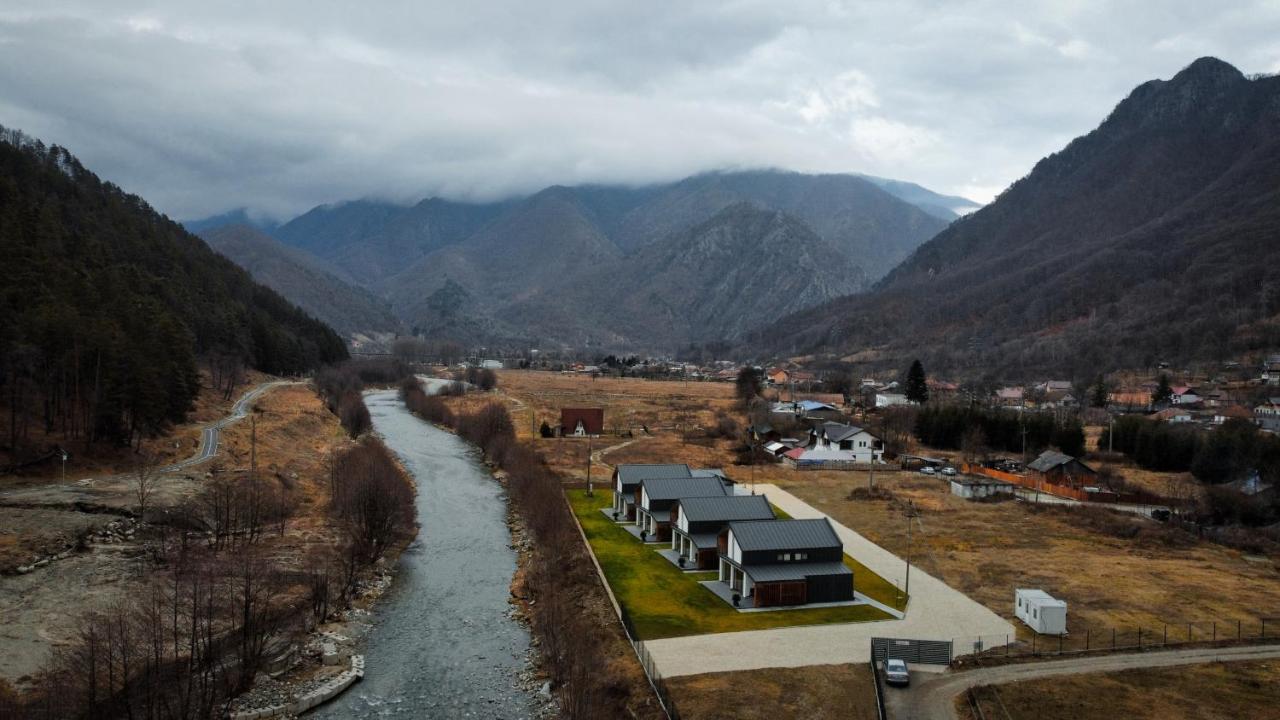 Complex Lunlo Village Brezoi Luaran gambar
