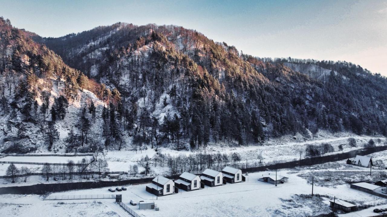 Complex Lunlo Village Brezoi Luaran gambar