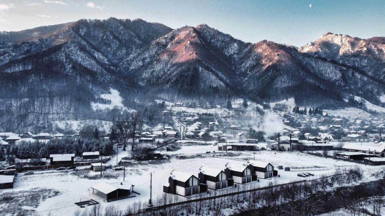 Complex Lunlo Village Brezoi Luaran gambar